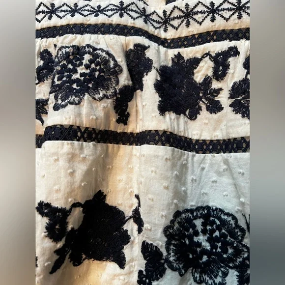 Tory Burch embroidered Gabriela dress size 4 rare find! With slip. - Picture 7 of 9